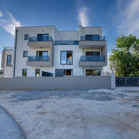 Lejlighed Sergo House *