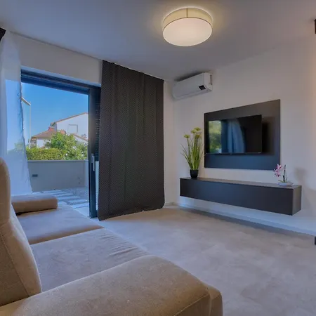 Sergo House * 파자나
