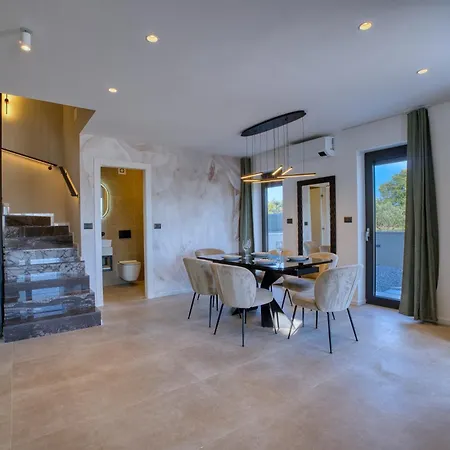 Sergo House 아파트 *