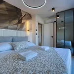 Sergo House 아파트 파자나