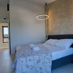 아파트 Sergo House *