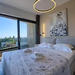 Sergo House 아파트